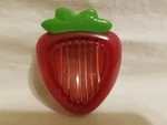 Msc Joie Simply Strawberry Slicer Euc. Fixed Price $9.99.