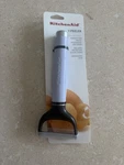 Kitchenaid Y-peeler (lavender) KE145OHLVA (new) Glossy Handle. Fixed Price $13.99.