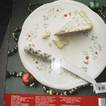 Pfaltzgraff Winterberry Cheese Tray And Sculpted Slicer Holly & Berries 2006 New. Fixed Price $18.00.
