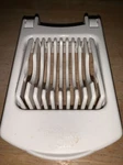 Pampered Chef Slicer Strawberries, Kiwi, Olives,. Fixed Price $10.00.