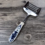Vintage Henri Willig Cheese Grater Slicer 7.5" Hand Painted Holland Delft. Fixed Price $12.76.