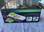 Sharper Image 3IN1 Mandoline Slicer, Grater Julienne Blades Stainless Steel. Fixed Price $14.88.