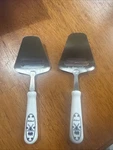 Lot Of 2 Vintage Henri Willig Cheese Slicer Hand Painted Holland Delft New. Fixed Price $20.99.